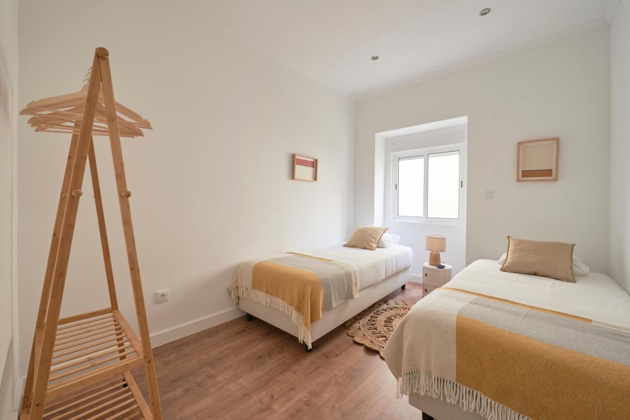 Spacious & Light-Filled 4Br Apartment By Timecoler Amadora Exterior photo